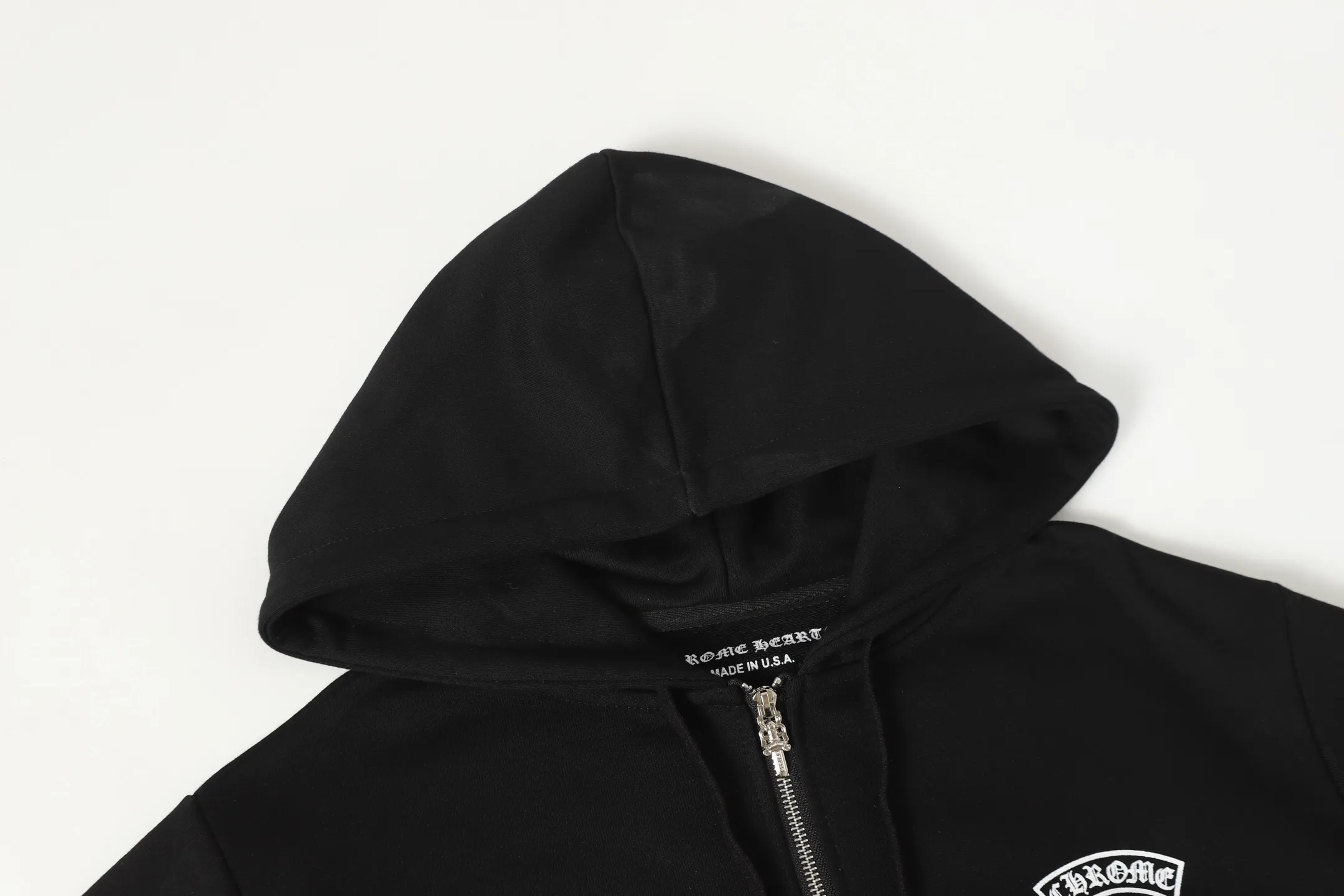 P240 #K27 cross-border model. If you are pursuing quality, please do not place an order. -Chrome Hearts/Chrome Hearts Sanskrit printed zipper sweatshirt cardigan jacket -High weight, high density and high quality. The wool is soft, delicate and skin-friendly. It feels soft and silky. It has excellent warmth and skin-friendly properties. S M L XL